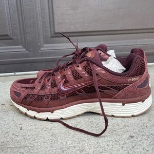 Nike Burgundy Sneakers